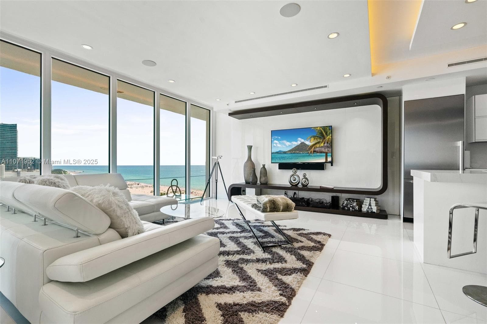 100 Lincoln Rd # PH6, Miami Beach, FL 33139
