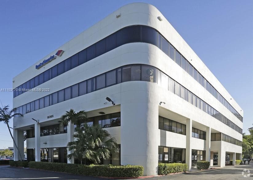 18305 Biscayne Blvd, Aventura, FL 33160
