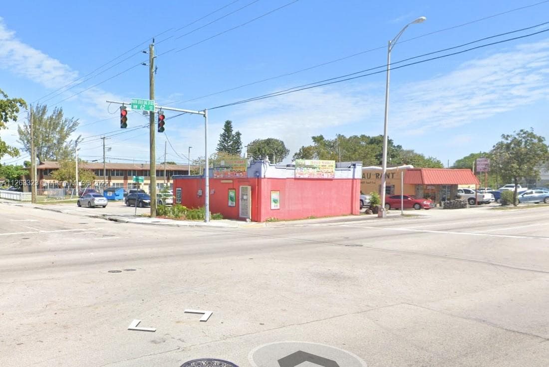 2467 NW 62nd St, Miami, FL 33147 — zdjęcie 2