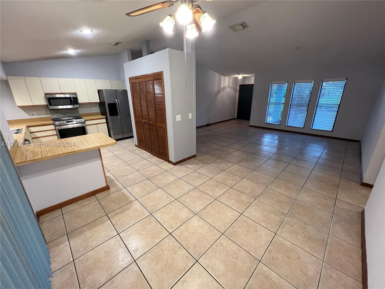 1921 SW Hickock Ter, Port St. Lucie, FL 34953 — zdjęcie 2