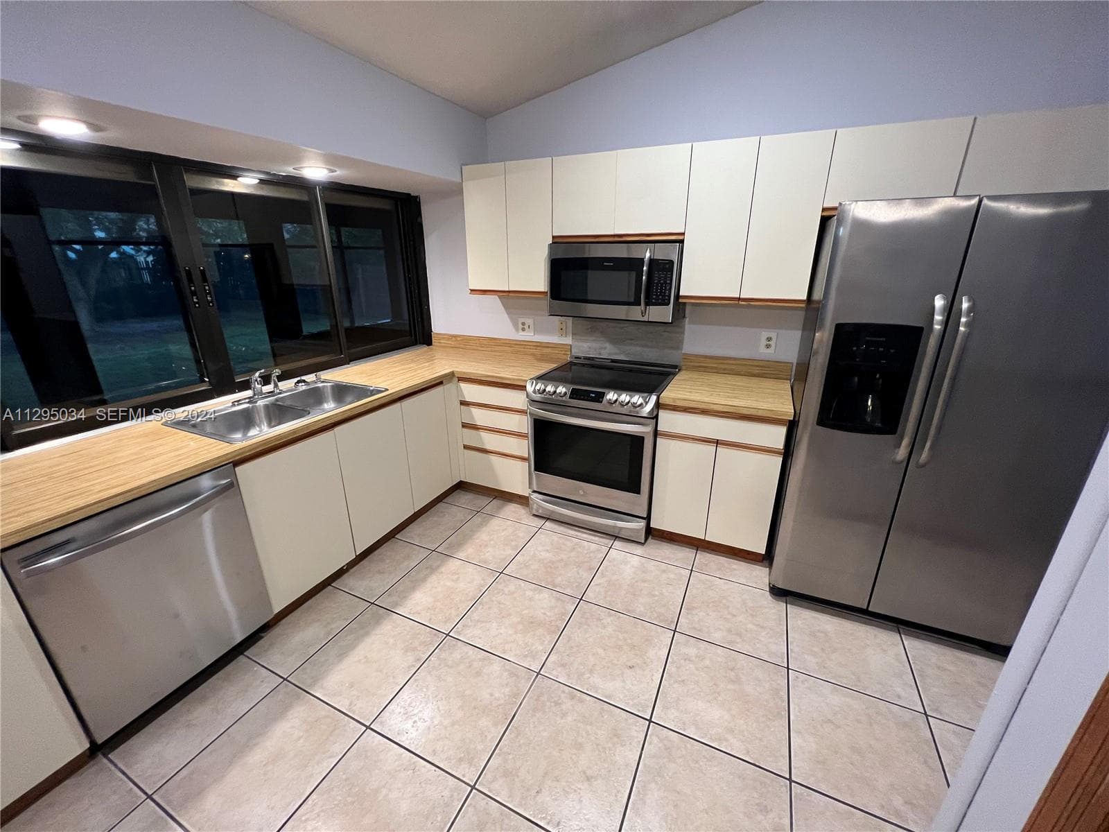 1921 SW Hickock Ter, Port St. Lucie, FL 34953 — zdjęcie 3