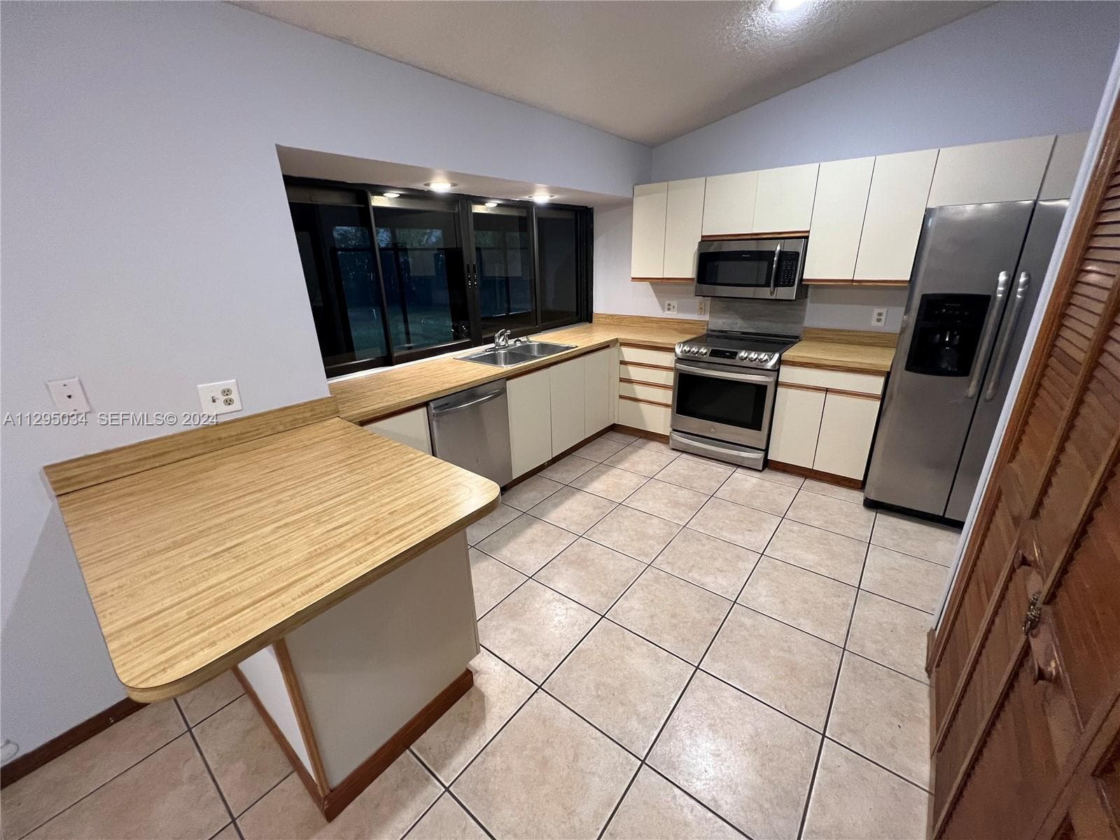 1921 SW Hickock Ter, Port St. Lucie, FL 34953 — zdjęcie 5