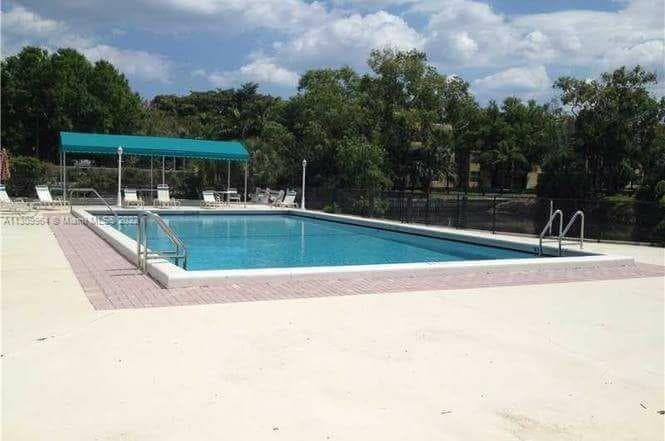 5790 Stirling Rd # 314, Hollywood, FL 33021