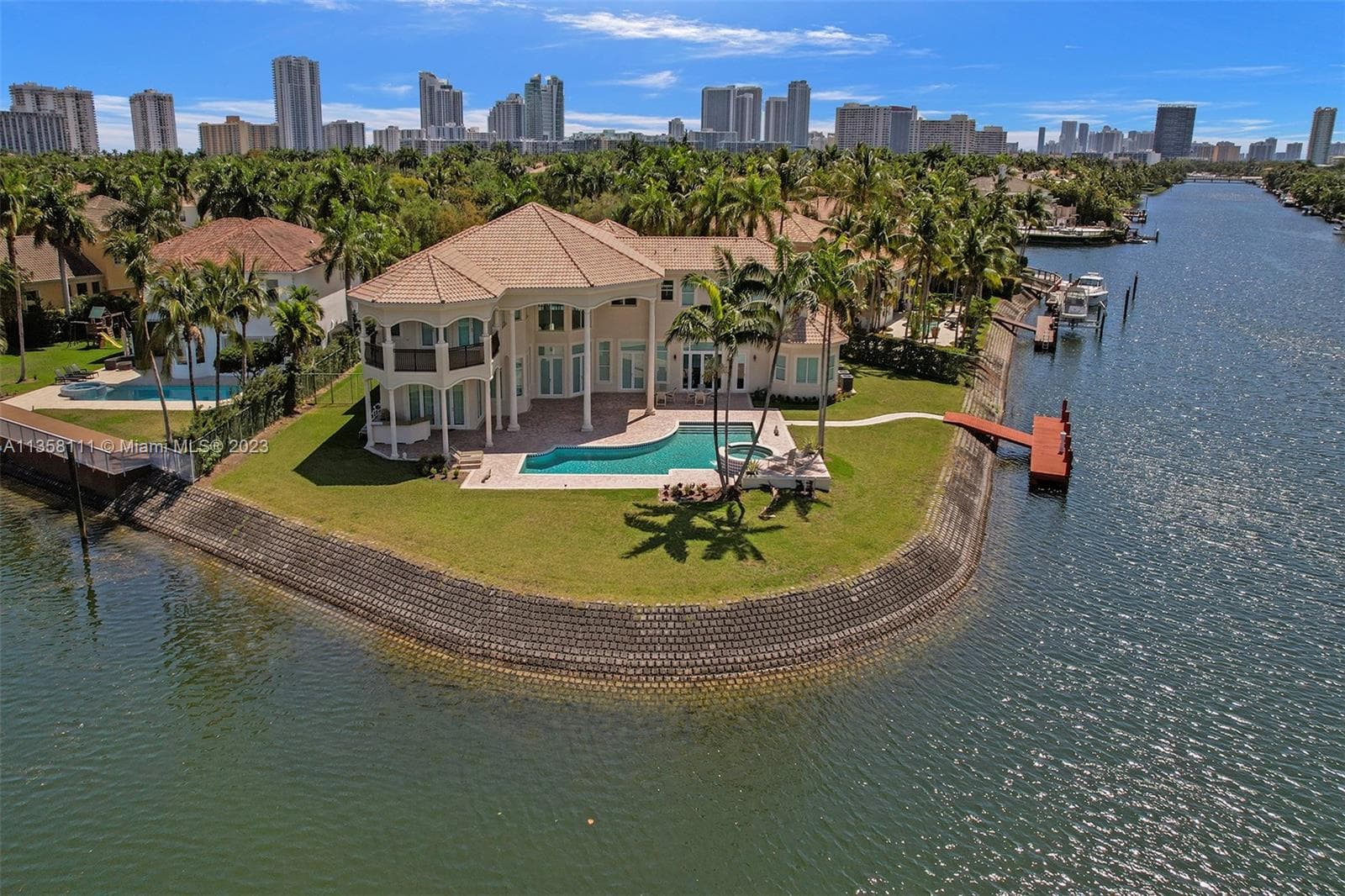 1130 Harbor Ct, Hollywood, FL 33019