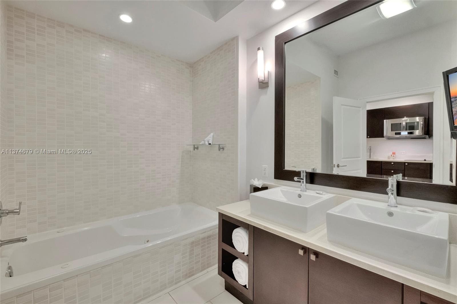 5300 NW 87th Ave # 606, Doral, FL 33178 — zdjęcie 4