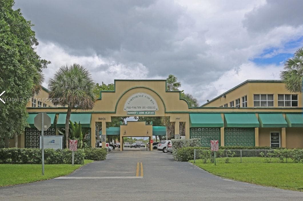 5901 NW 151st St # 112, Miami Lakes, FL 33014
