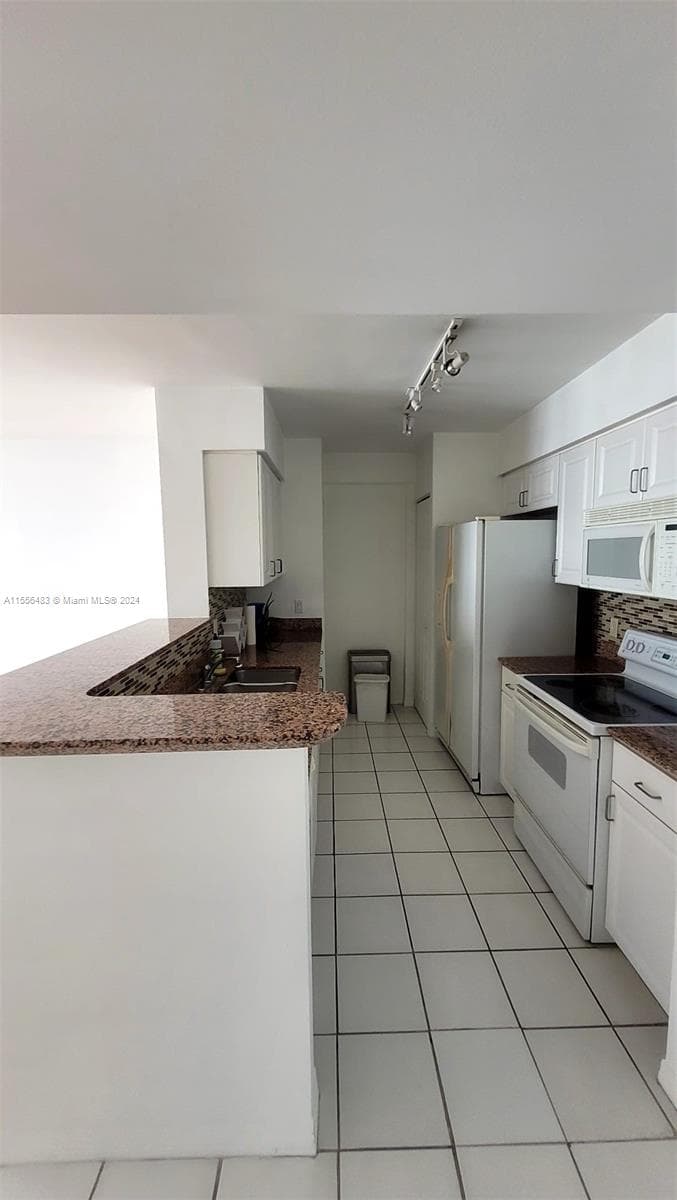 1155 Brickell Bay Dr # 2805, Miami, FL 33131