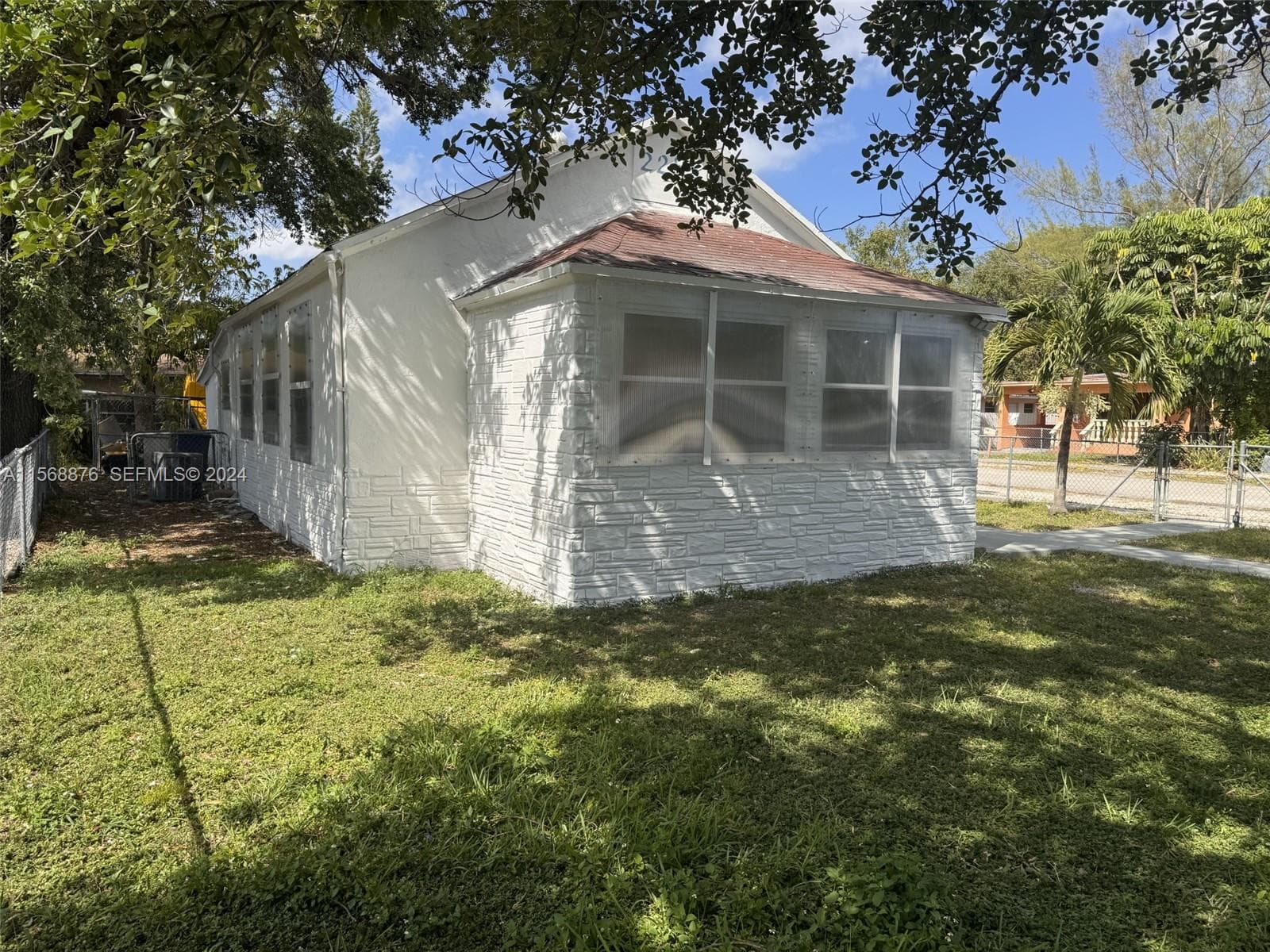 2255 NW 63rd St, Miami, FL 33147 — zdjęcie 4
