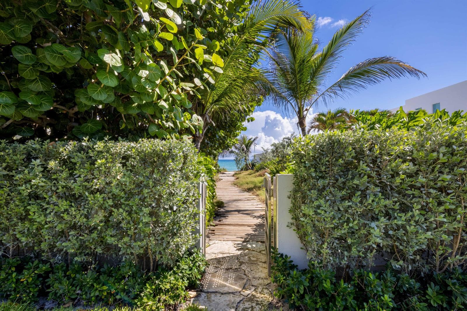 1048 S Ocean Boulevard, Palm Beach, FL 33480 — zdjęcie 2