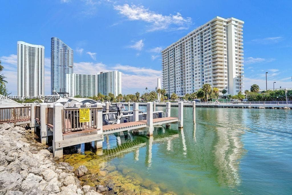 400 Kings Point Dr # 1219, Sunny Isles Beach, FL 33160