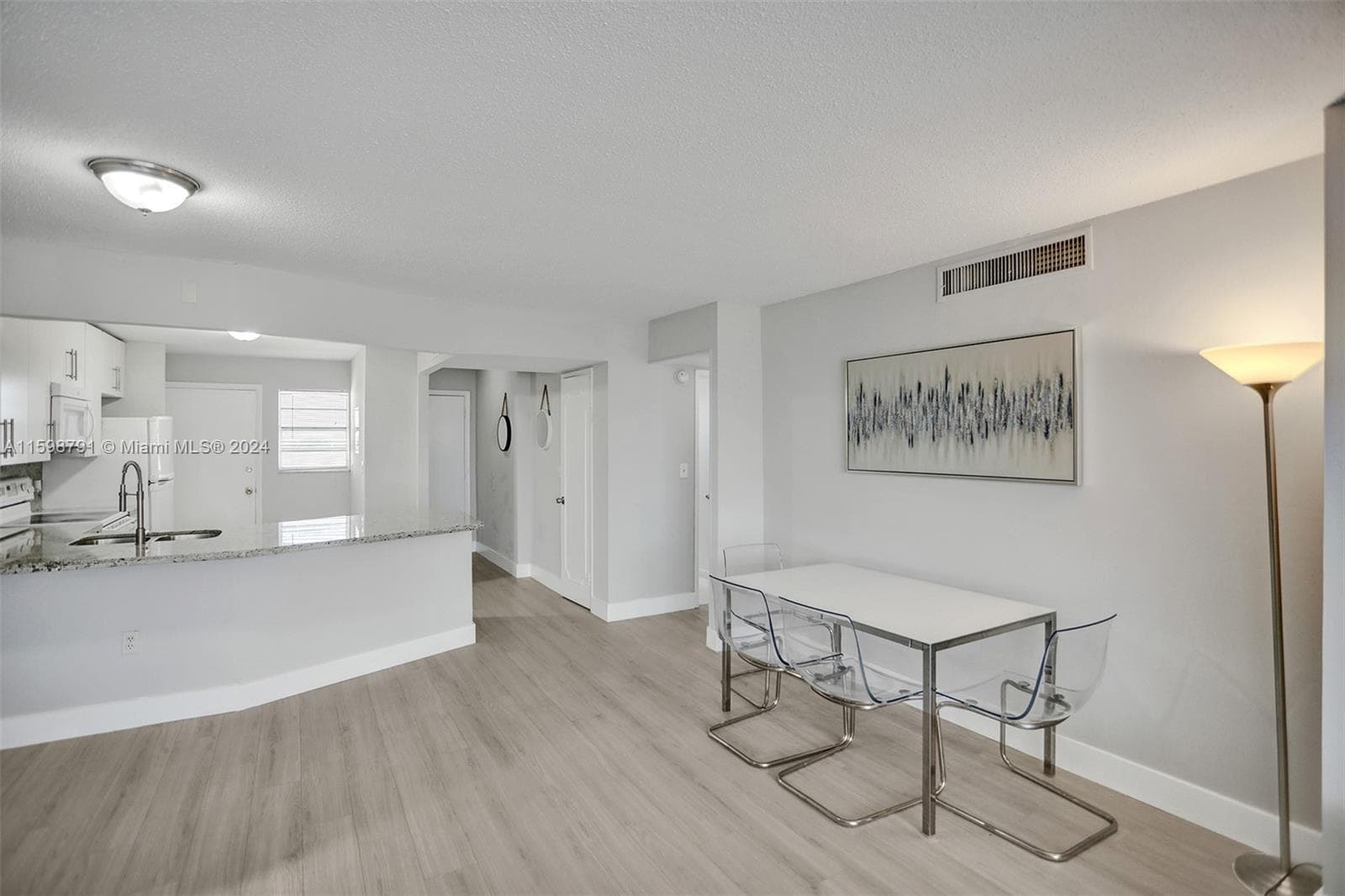 1770 NE 191st St # 716-1, Miami, FL 33179 — zdjęcie 2
