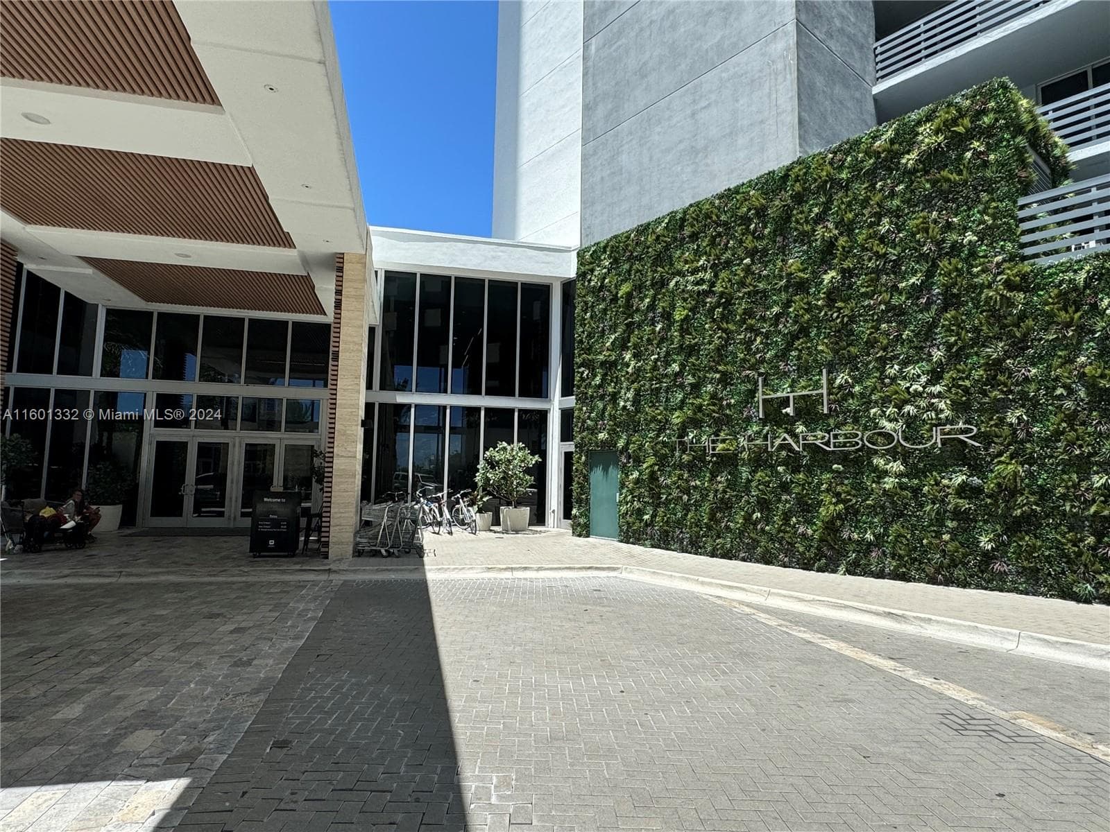 16385 Biscayne Blvd # 2421, North Miami Beach, FL 33160 — zdjęcie 2