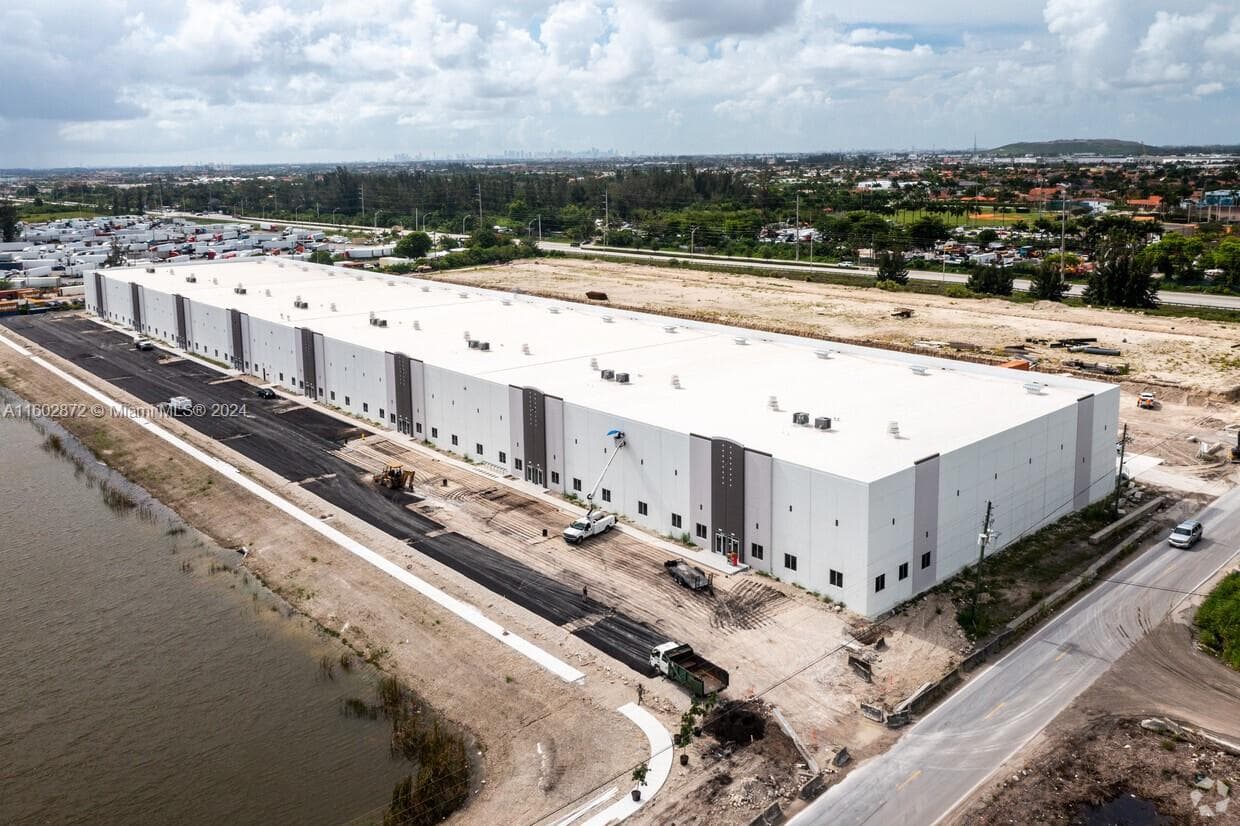 400 E 41st St, Hialeah, FL 33013 — zdjęcie 4