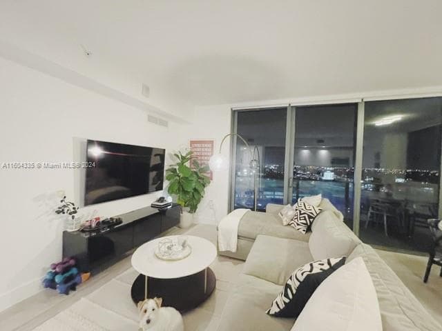 121 NE 34th St # 1409, Miami, FL 33137 — zdjęcie 2