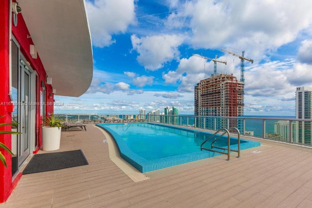 2602 E Hallandale Beach Blvd # R807, Hallandale Beach, FL 33009 — zdjęcie 4