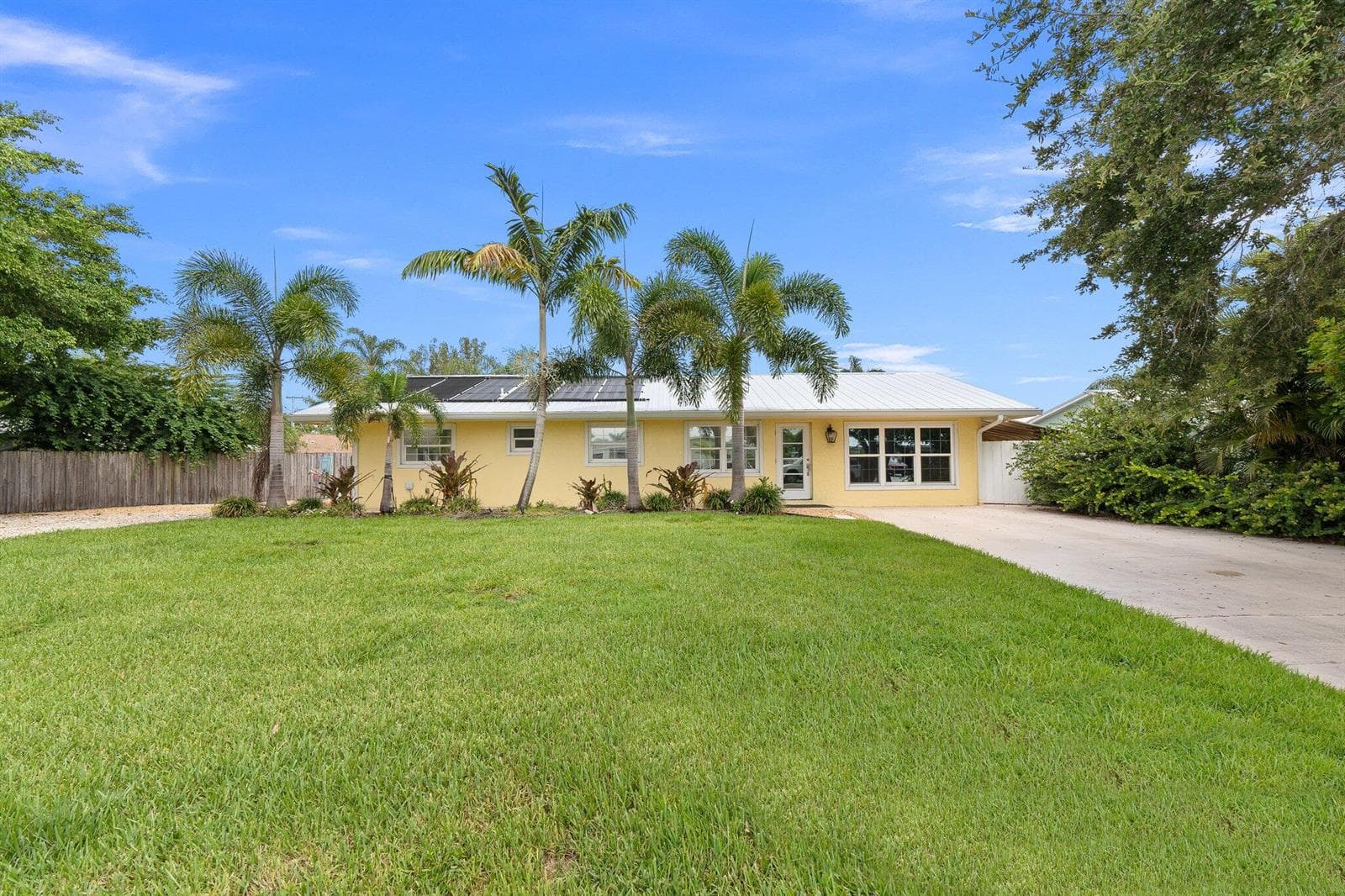 1749 SW Coxswain Place, Palm City, FL 34990 — zdjęcie 2