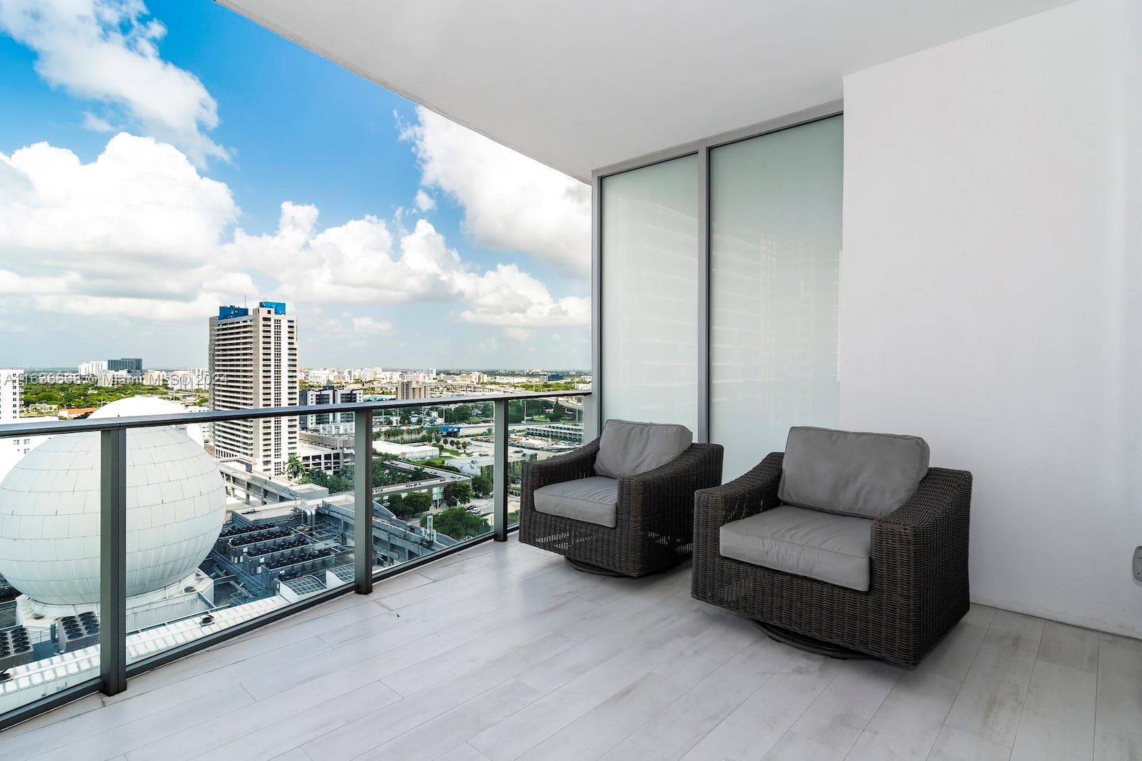 851 NE 1st Ave # 1710, Miami, FL 33132 — zdjęcie 5