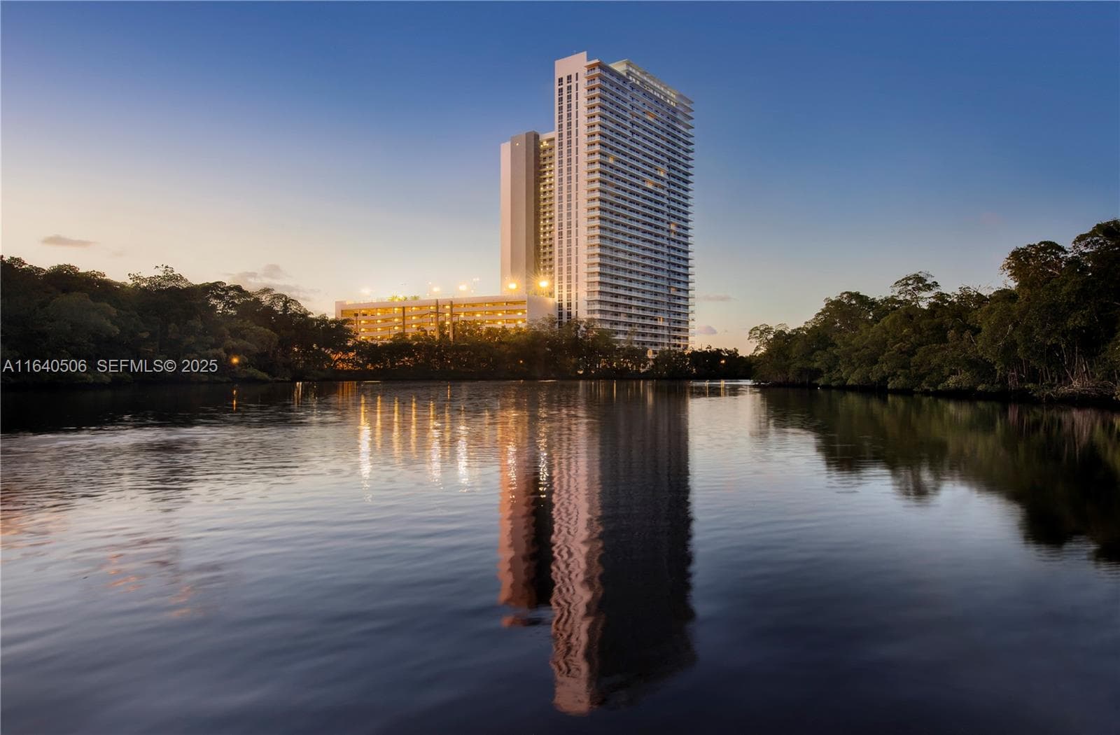 16385 Biscayne Blvd # PH7, North Miami Beach, FL 33160 — zdjęcie 2
