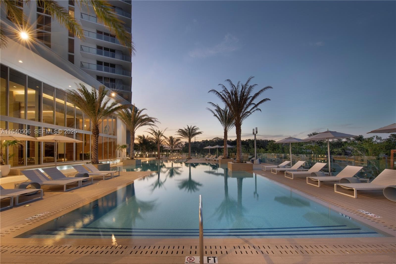 16385 Biscayne Blvd # PH7, North Miami Beach, FL 33160 — zdjęcie 4