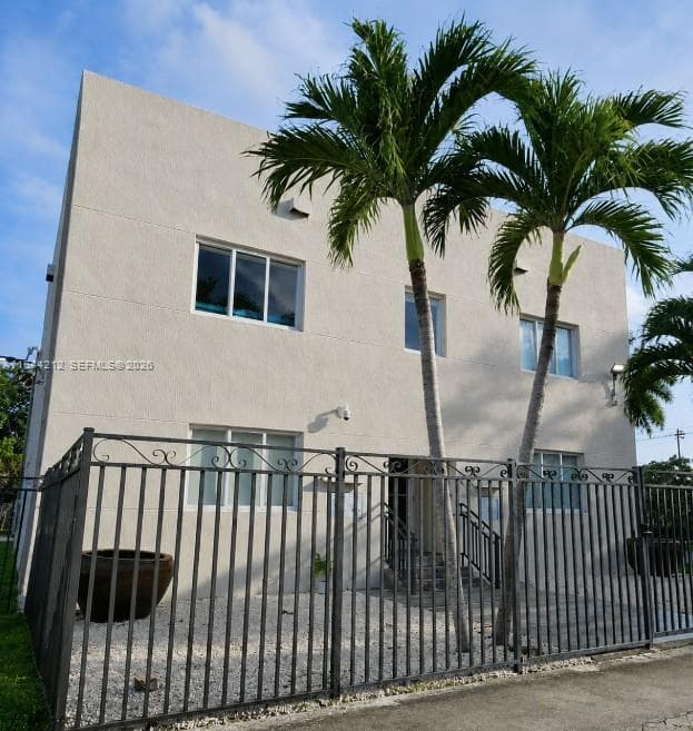 2500 NE 192nd St, Miami, FL 33180 — zdjęcie 2