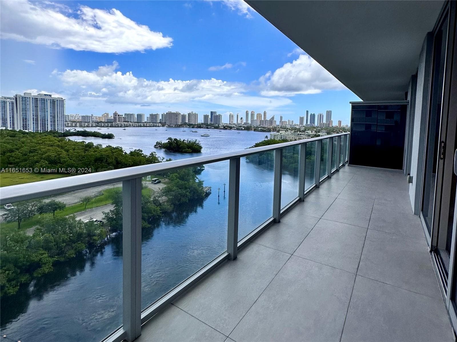 16385 Biscayne Blvd # 1201, North Miami Beach, FL 33160 — zdjęcie 2