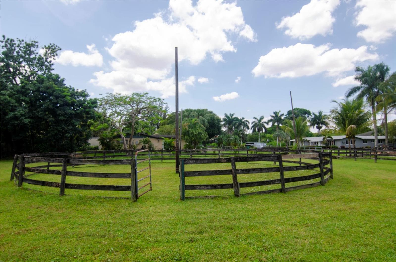 1765 Back Lot SW Back 112th Avenue, Davie, FL 33325 — zdjęcie 2