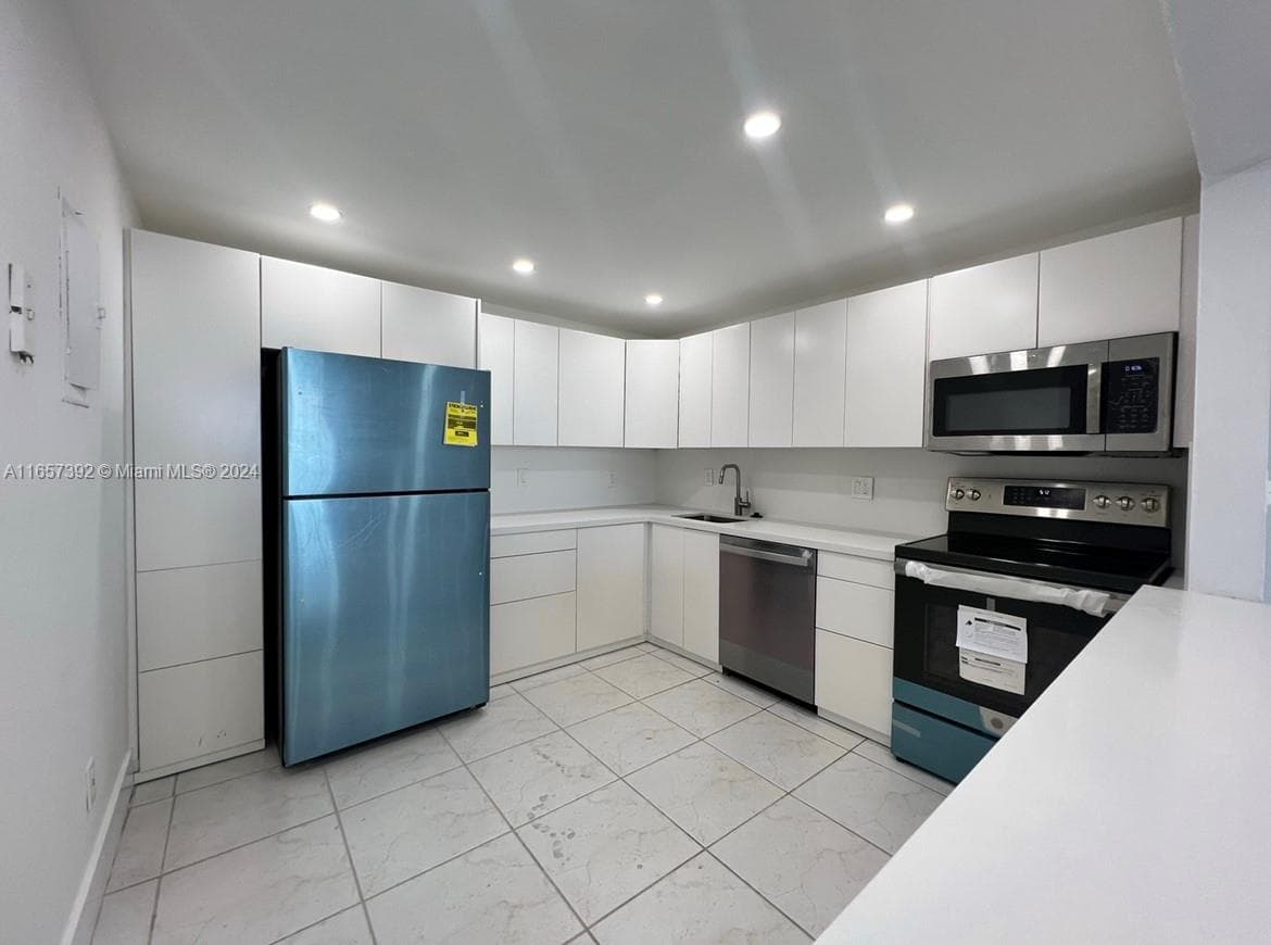 13499 Biscayne Blvd # 1405, North Miami, FL 33181