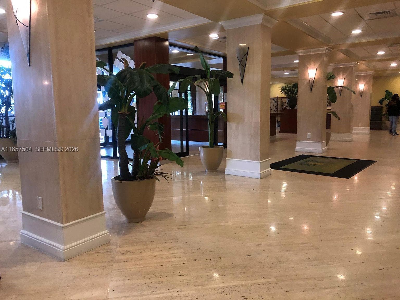 400 Kings Point Dr # 328, Sunny Isles Beach, FL 33160
