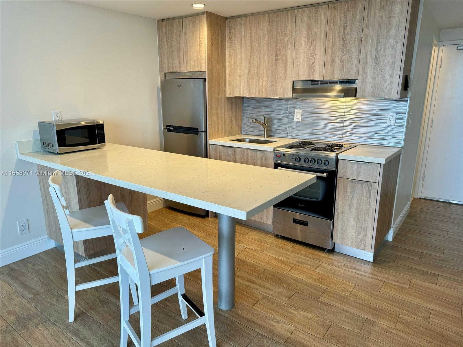 1720 Harrison St # 15F, Hollywood, FL 33020 — zdjęcie 2