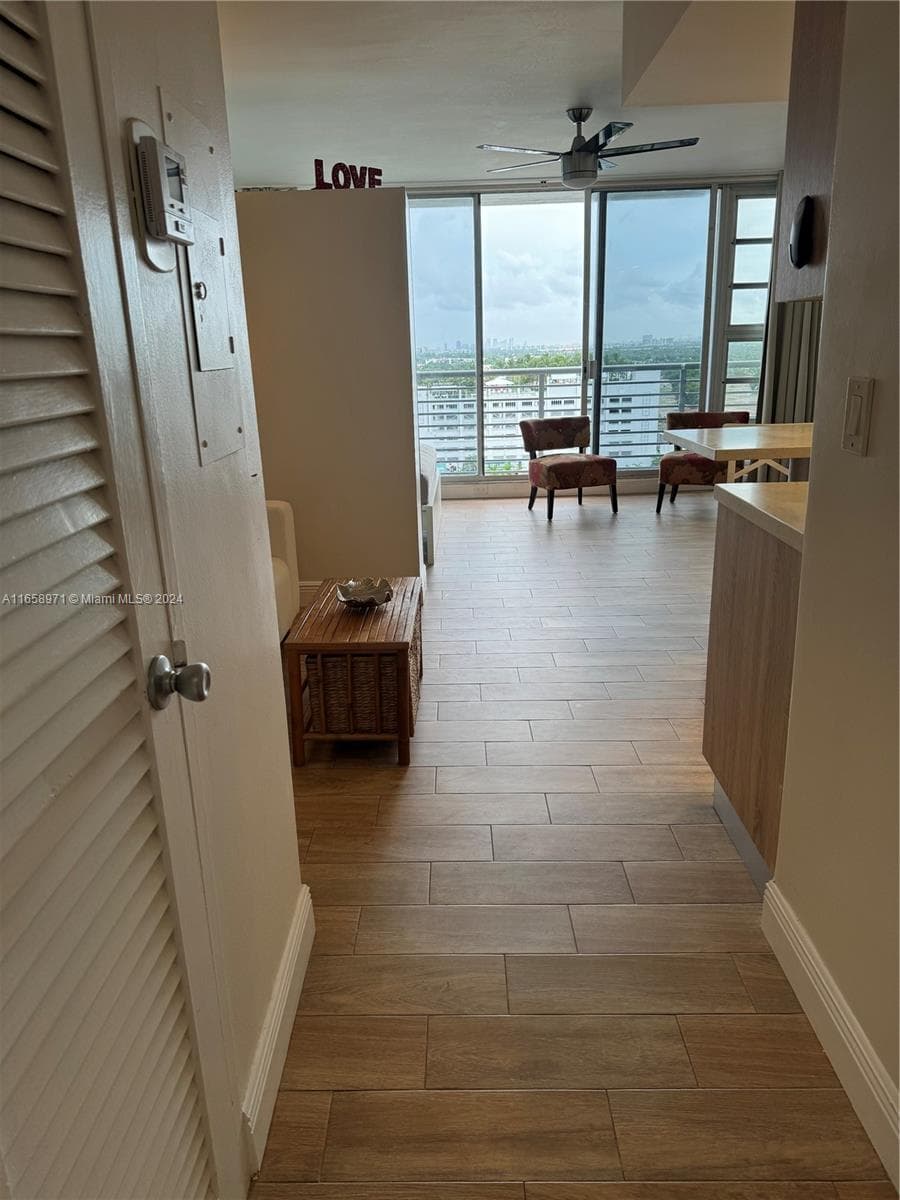 1720 Harrison St # 15F, Hollywood, FL 33020 — zdjęcie 4
