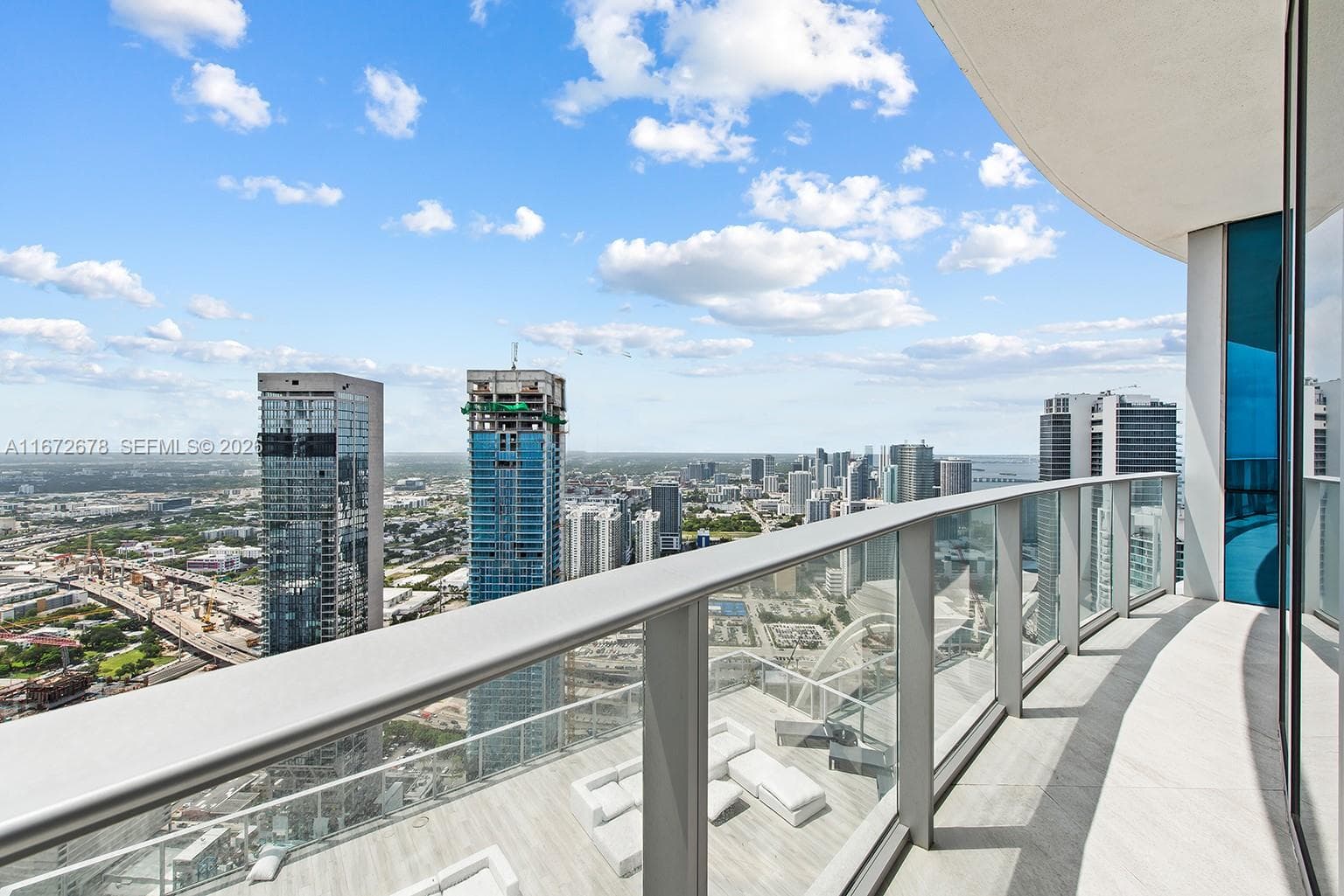 851 NE 1st Ave # PH 5402, Miami, FL 33132 — zdjęcie 5