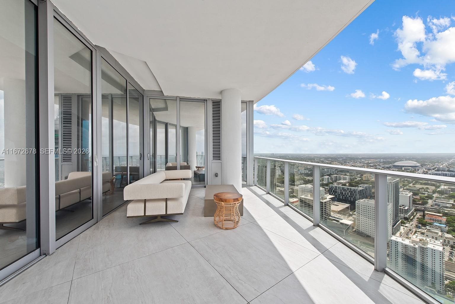 851 NE 1st Ave # PH 5402, Miami, FL 33132 — zdjęcie 4