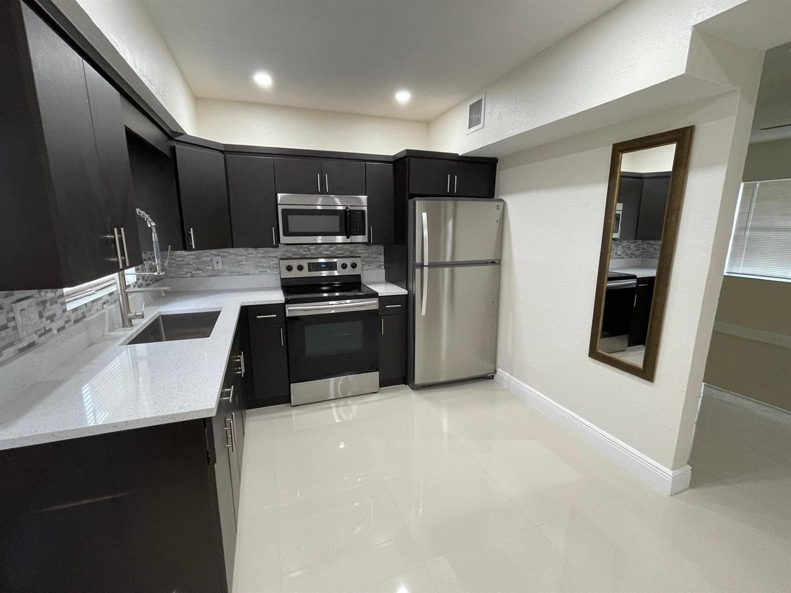 1809 NW 13th Court, Fort Lauderdale, FL 33311 — zdjęcie 3