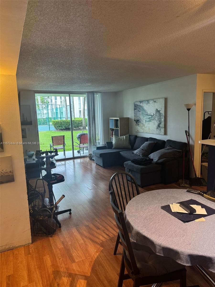 4580 NW 107th Ave # 104-13, Doral, FL 33178 — zdjęcie 2
