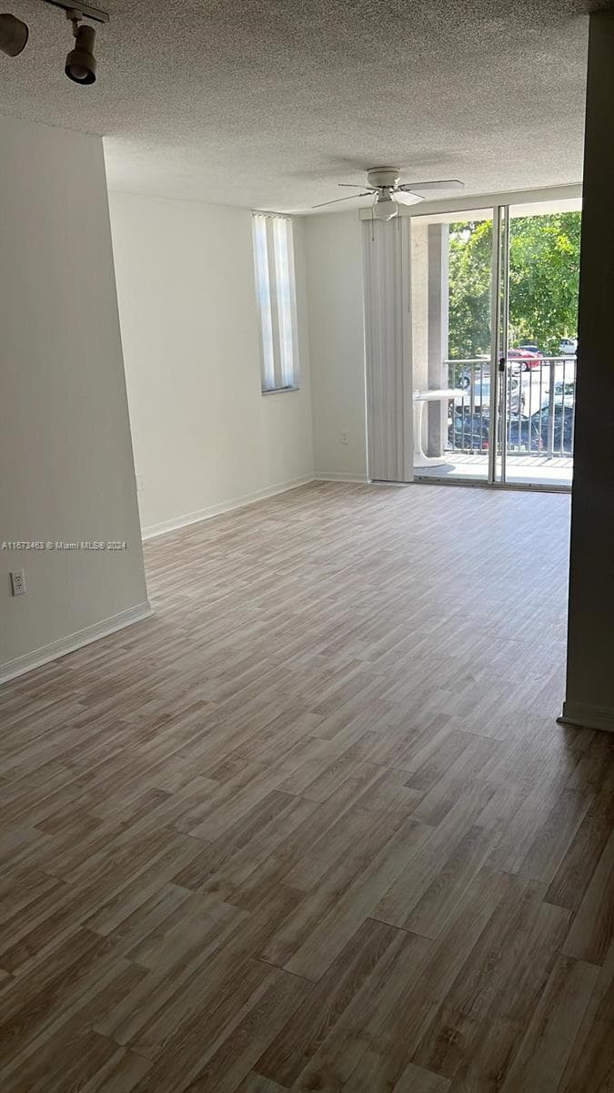 4350 NW 107th Ave # 201-2, Doral, FL 33178 — zdjęcie 2