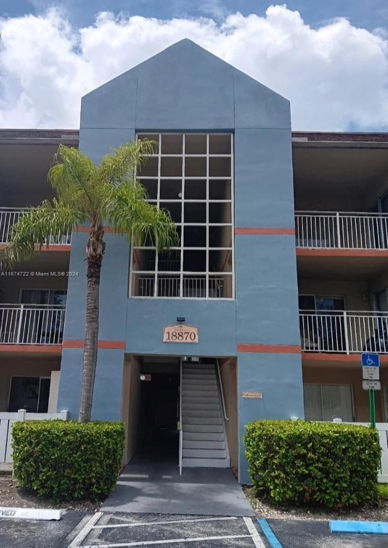 18870 NW 57th Ave # 108, Hialeah, FL 33015