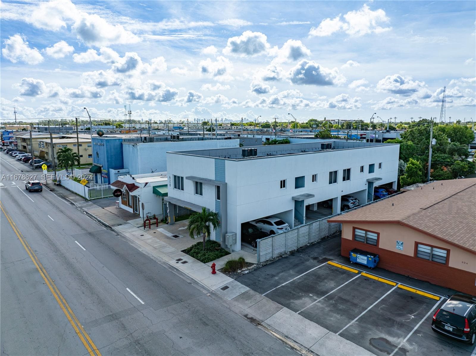 620 W 29th St, Hialeah, FL 33012 — zdjęcie 2
