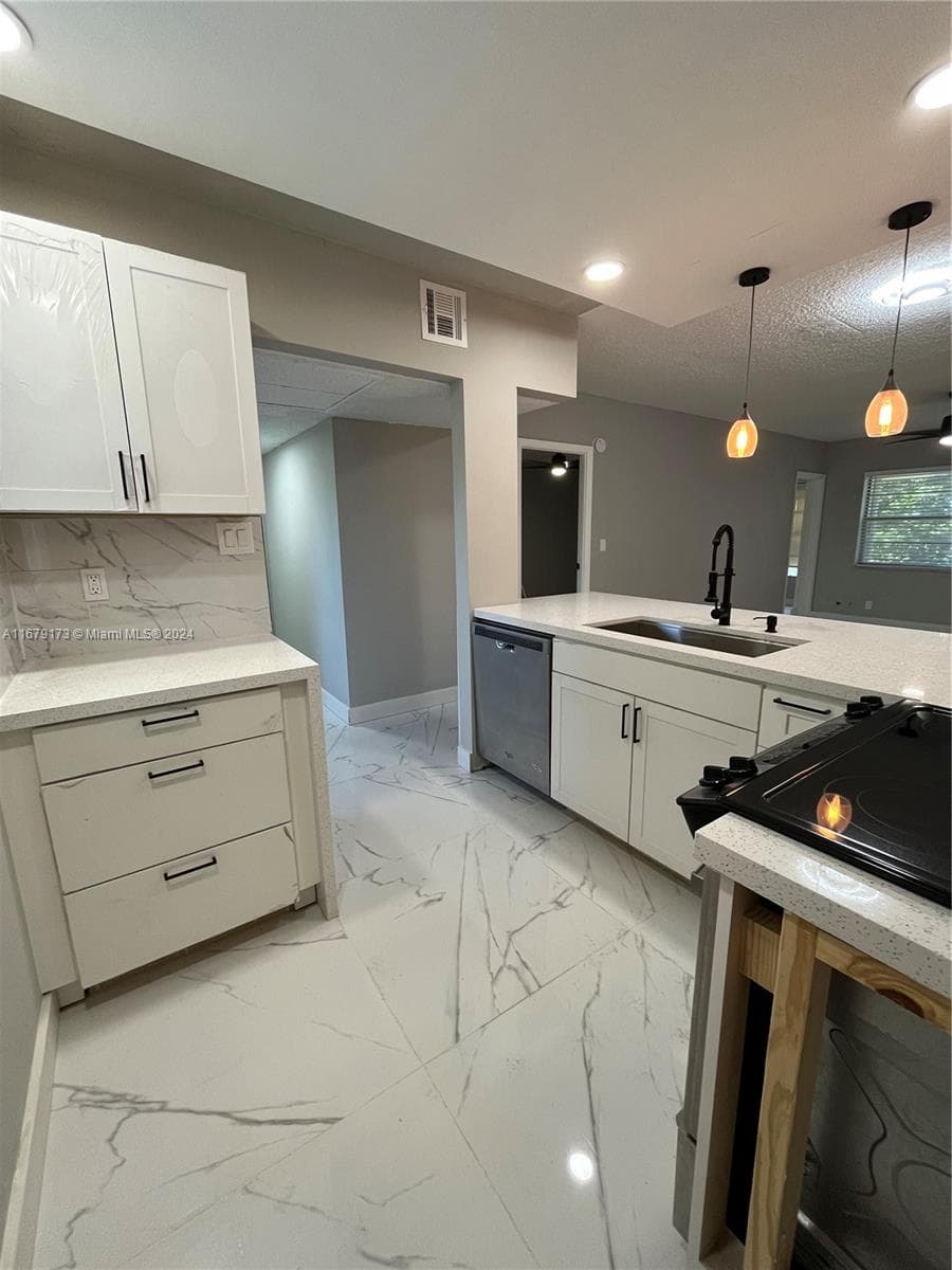 5102 NW 36th St # 605, Lauderdale Lakes, FL 33319 — zdjęcie 3