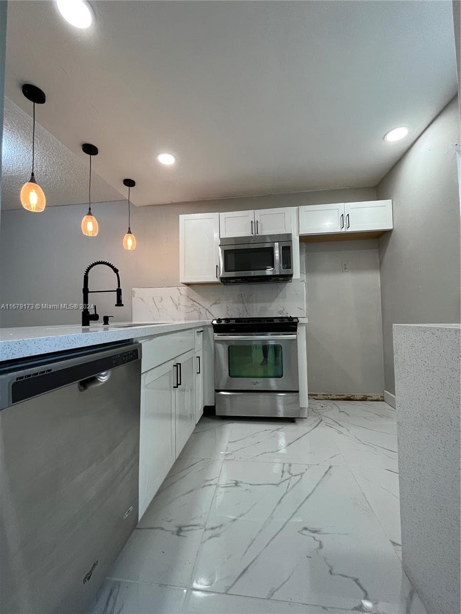 5102 NW 36th St # 605, Lauderdale Lakes, FL 33319 — zdjęcie 4