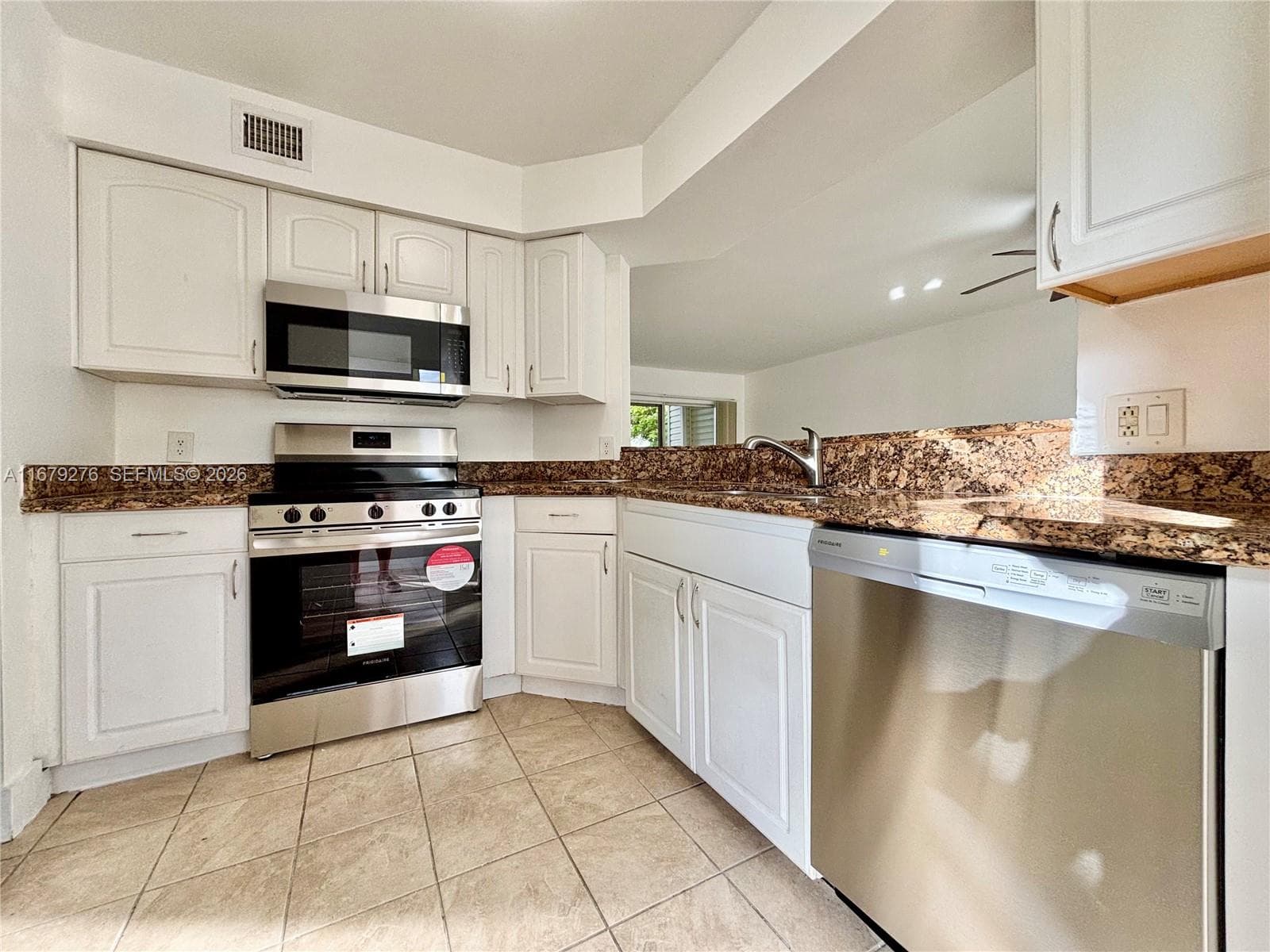 3405 NW 44th St # 104, Oakland Park, FL 33309 — zdjęcie 2
