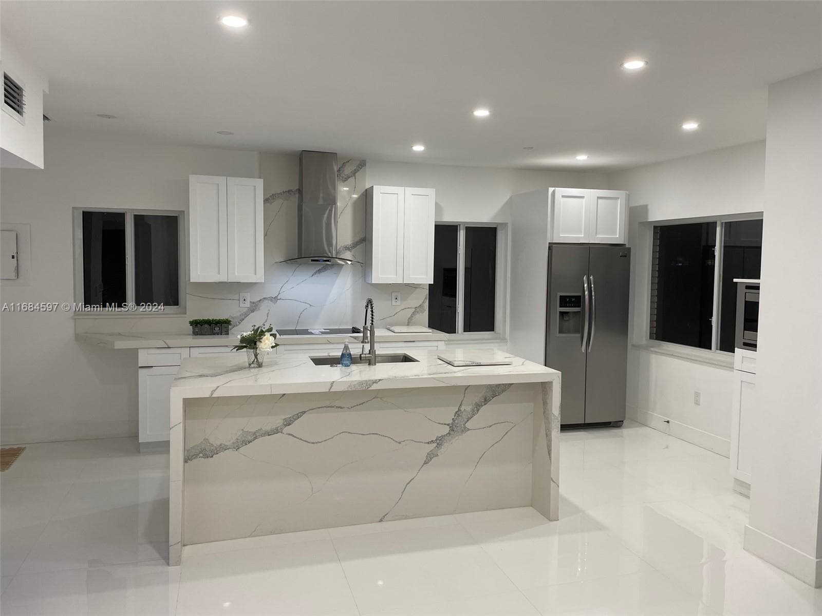 1201 Marseille Dr # 17, Miami Beach, FL 33141 — zdjęcie 2