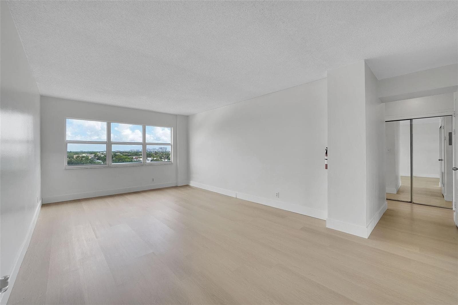 2555 NE 11th Street # 806, Fort Lauderdale, FL 33304 — zdjęcie 3
