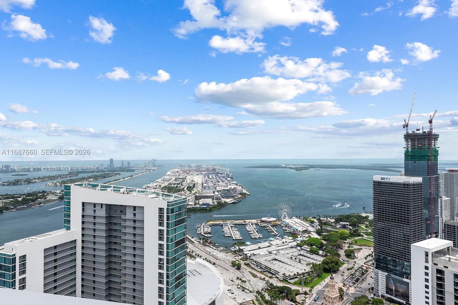 851 NE 1st Ave # PH 5700, Miami, FL 33132 — zdjęcie 2