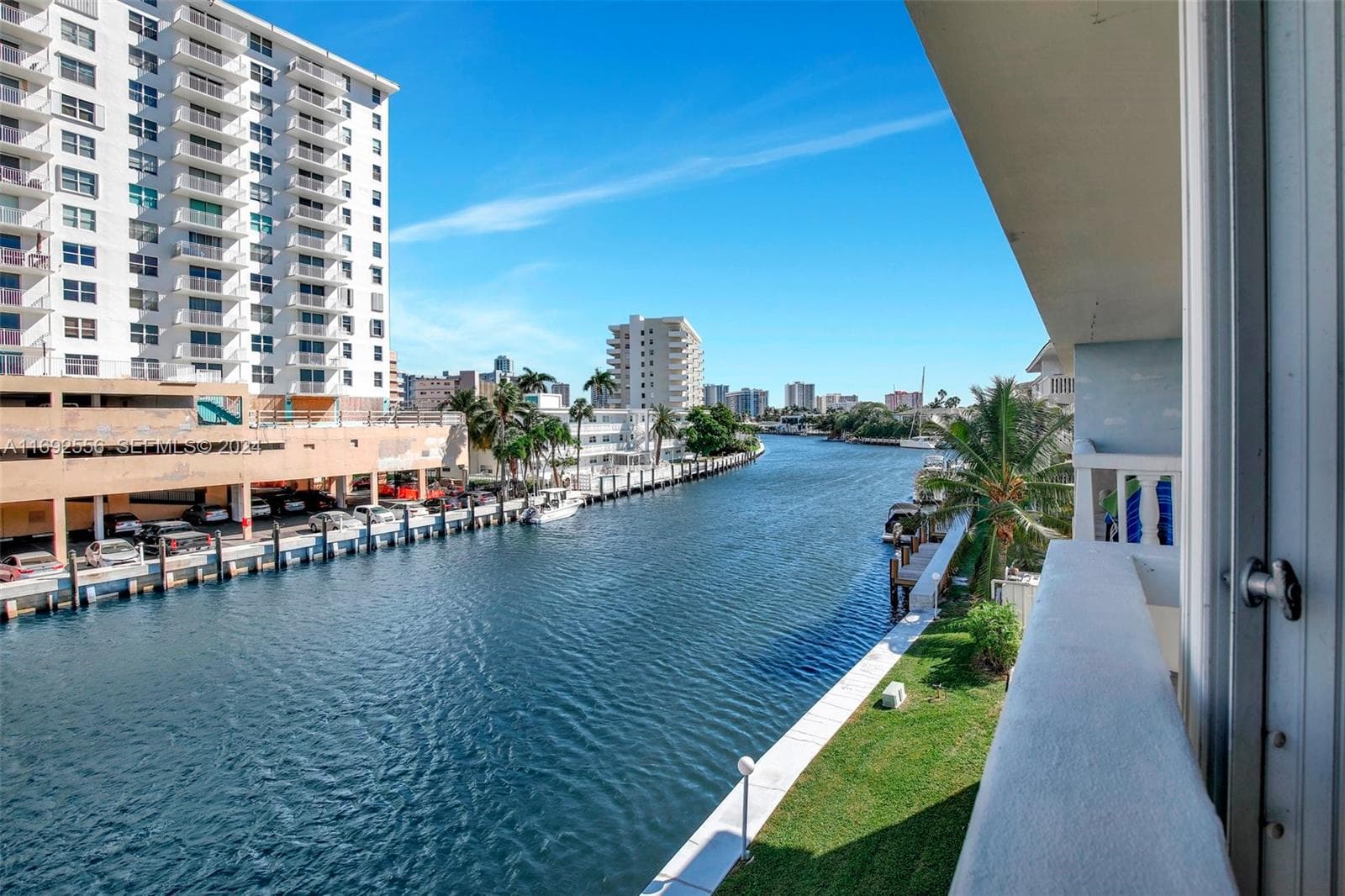 450 Paradise Isle Blvd # 307 & 308, Hallandale Beach, FL 33009 — zdjęcie 3