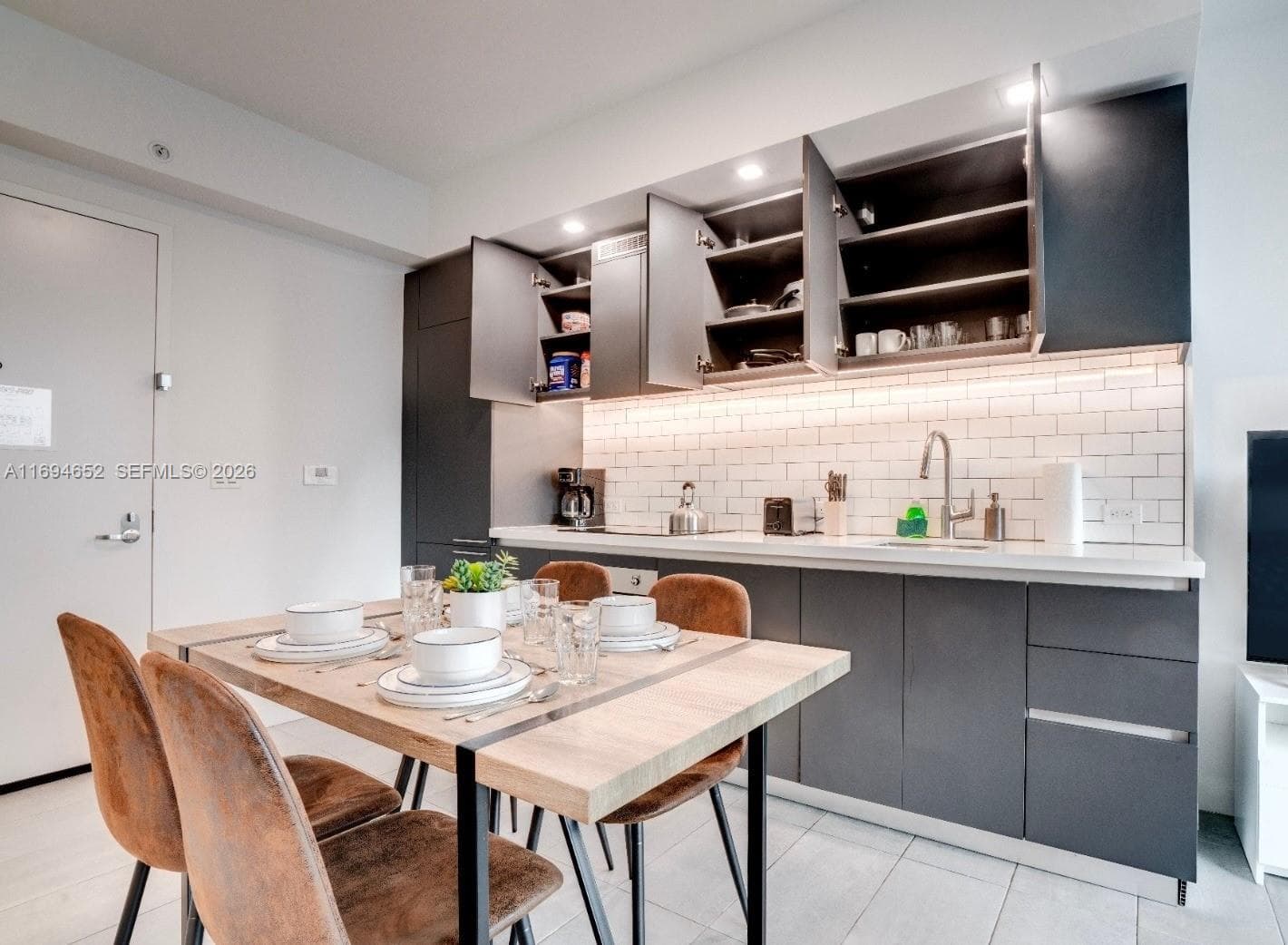 227 NE 2nd St # 1705, Miami, FL 33132 — zdjęcie 3