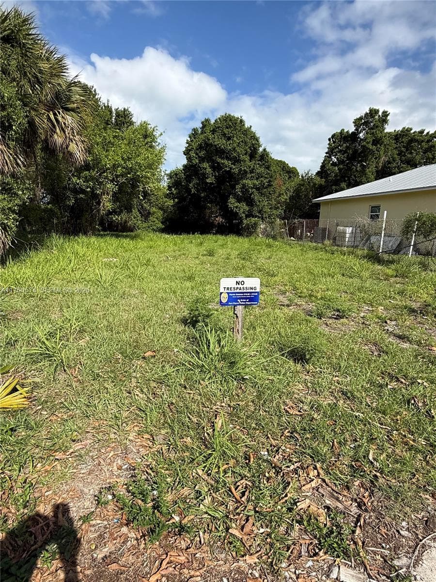 712 N 22nd St, Fort Pierce, FL 34950
