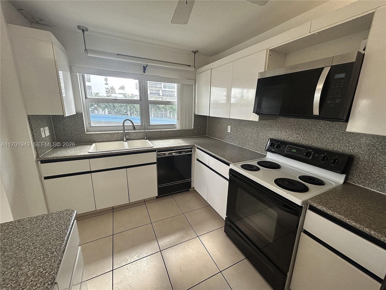 1825 S Ocean Dr # 401, Hallandale Beach, FL 33009