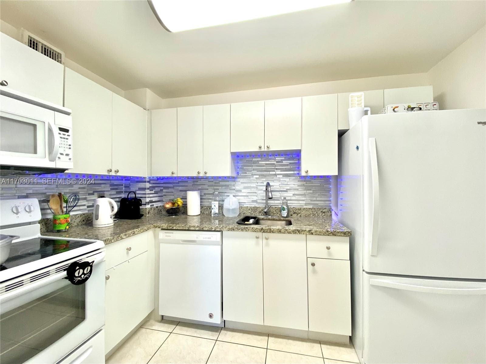 401 Golden Isles Dr # 505, Hallandale Beach, FL 33009 — zdjęcie 2