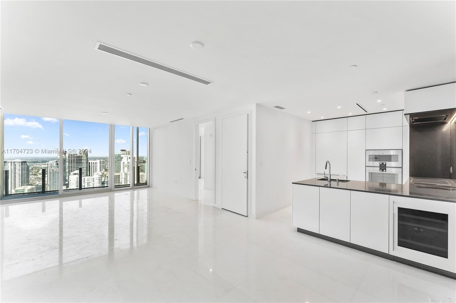 300 Biscayne Blvd Way # 5209, Miami, FL 33131