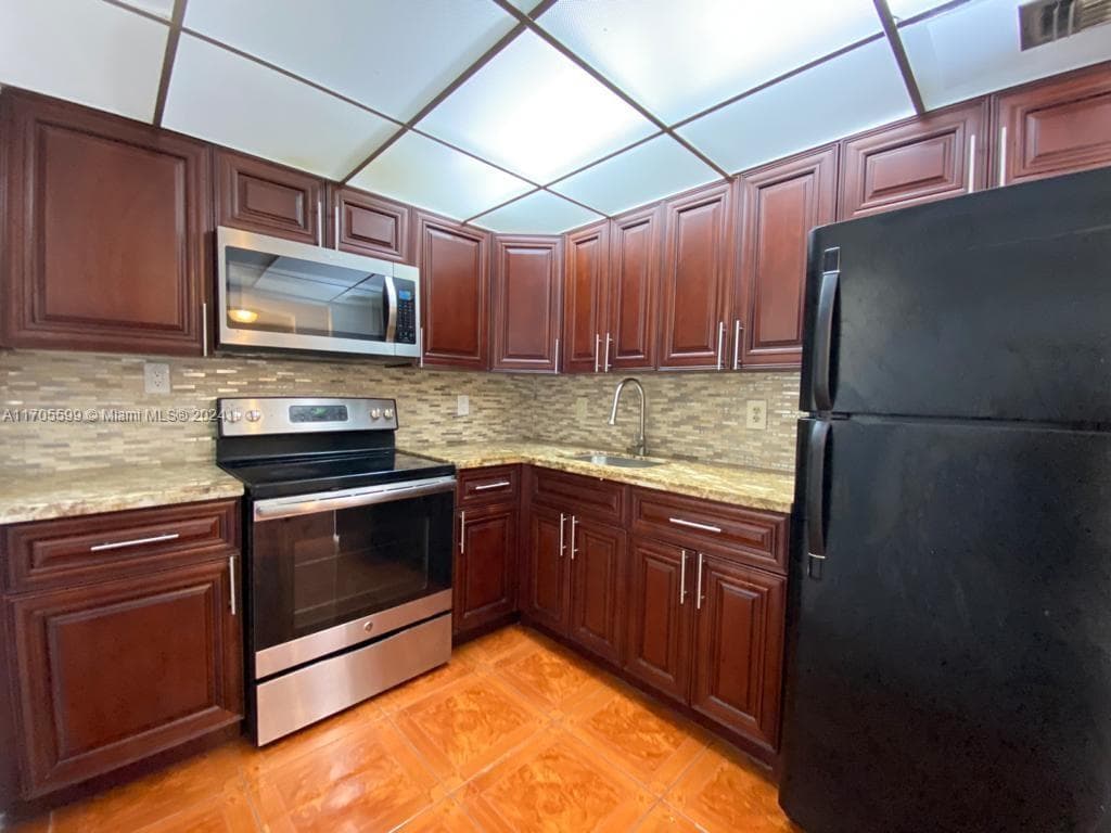 15600 NW 7th Ave # 520, Miami, FL 33169 — zdjęcie 2